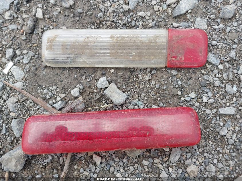 2005 Chevrolet Suburban 1500 Z71 VIN: 3GNFK16Z35G118019 Lot: 43141151