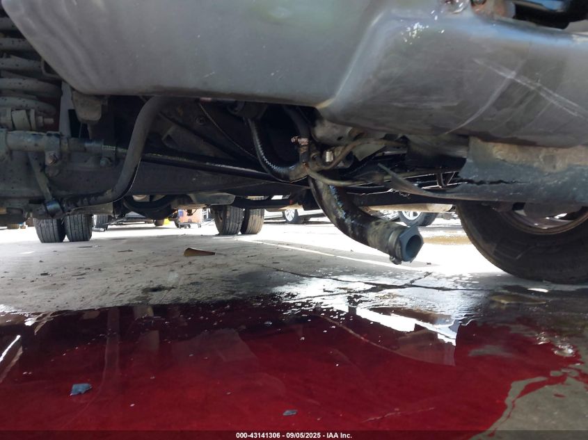 2000 Ford F-350 Lariat/Xl/Xlt VIN: 1FTWW32F3YED35358 Lot: 43141306