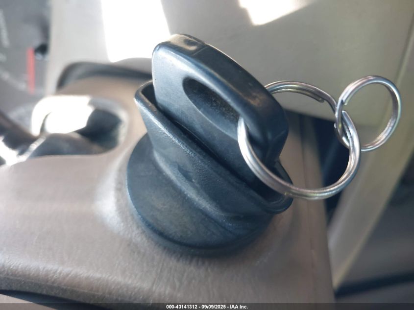 1999 Ford Expedition VIN: 1FMP418L4XLB28172 Lot: 43141312