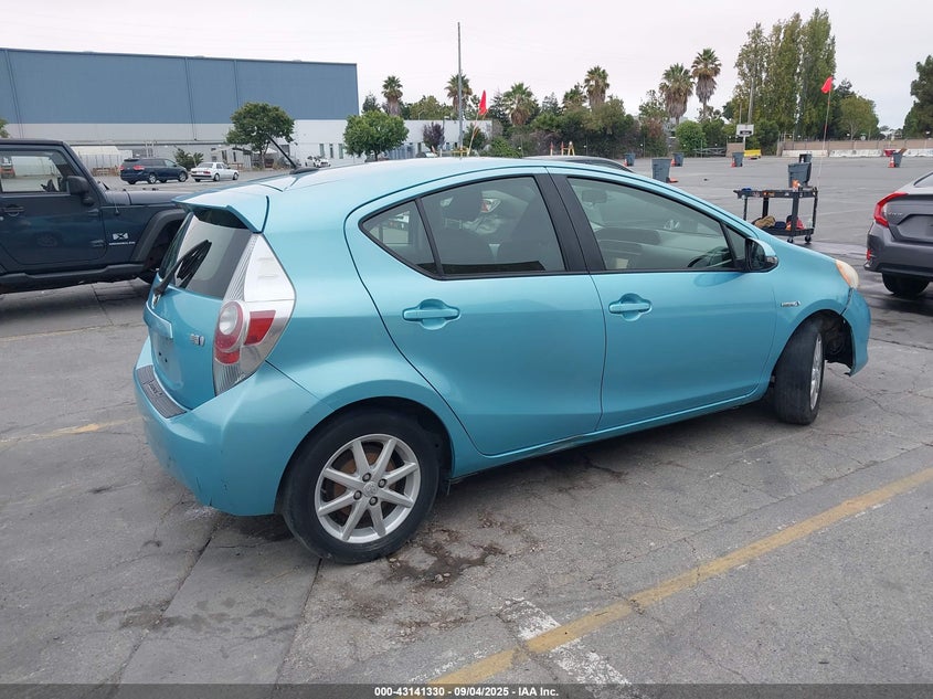 2013 TOYOTA PRIUS C - JTDKDTB39D1046528