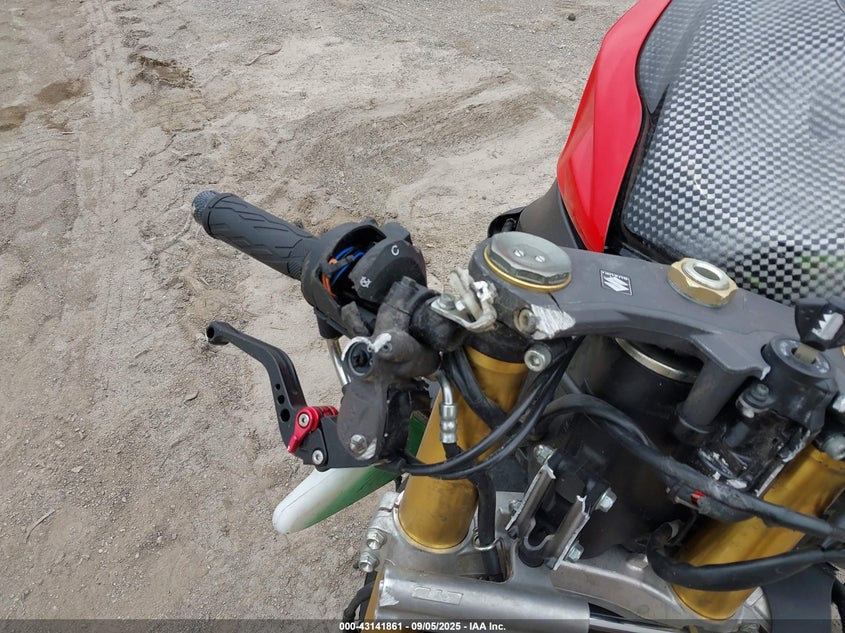 2013 Suzuki Gsx-R750 VIN: JS1GR7MA2D2100475 Lot: 43141861