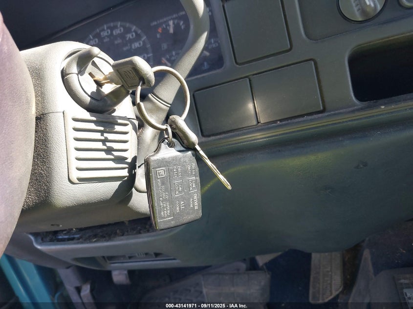 1995 Chevrolet Gmt-400 K1500 VIN: 1GCEK19K3SE176086 Lot: 43141971