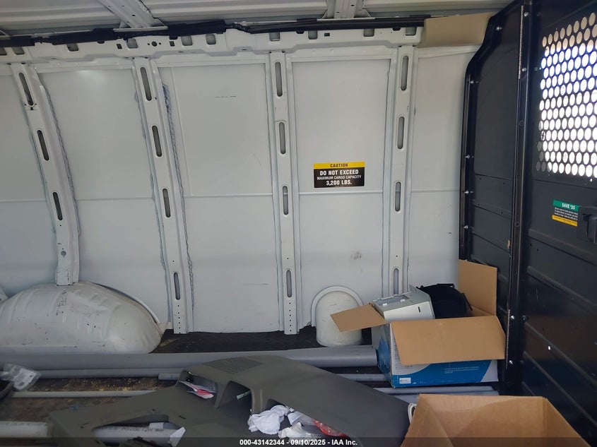 2020 Chevrolet Express Cargo Rwd 2500 Regular Wheelbase Wt VIN: 1GCWGAFG8L1266252 Lot: 43142344