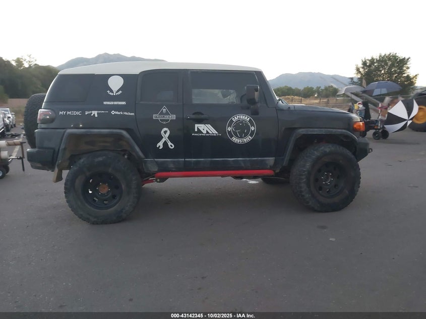 2007 Toyota Fj Cruiser VIN: JTEBU11F570055412 Lot: 43142345