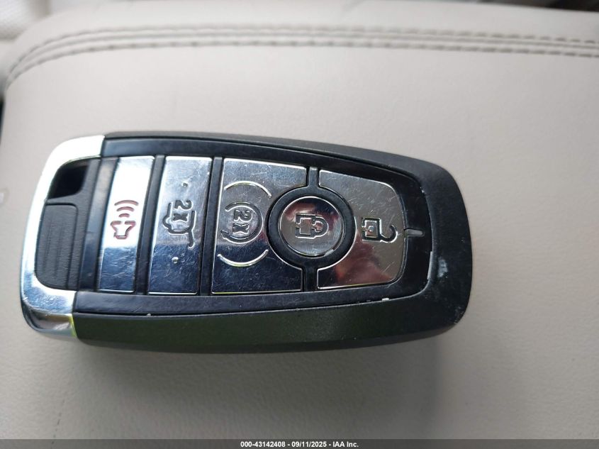 2020 Lincoln Corsair Standard VIN: 5LMCJ1D90LUL30252 Lot: 43142408