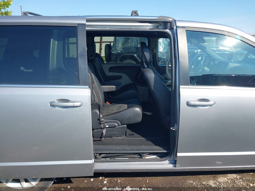 2019 DODGE GRAND CARAVAN SXT - 2C4RDGCG7KR636114