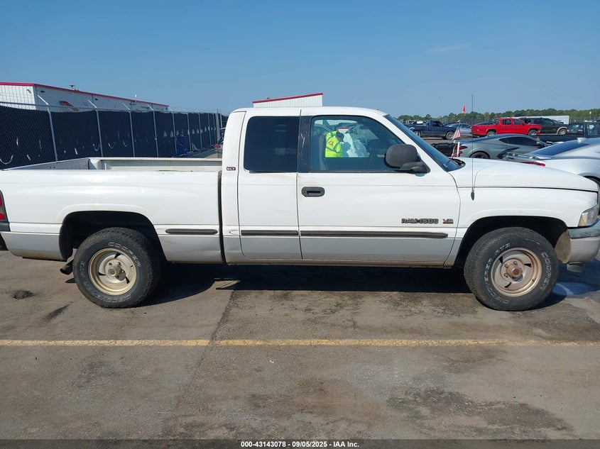1999 Dodge Ram 1500 St VIN: 3B7HC13Z3XM529749 Lot: 43143078