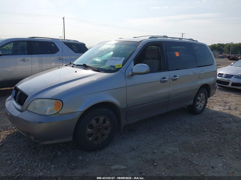 KNDUP132356671053 2005 KIA SEDONA photo no. 2