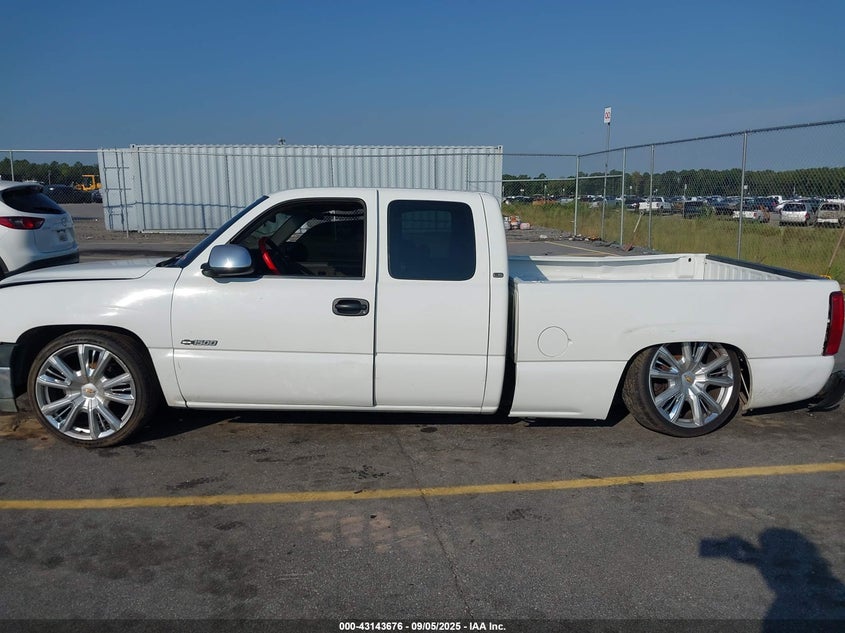 2000 Chevrolet Silverado 1500 Ls VIN: 1GCEC19V8YZ284910 Lot: 43143676