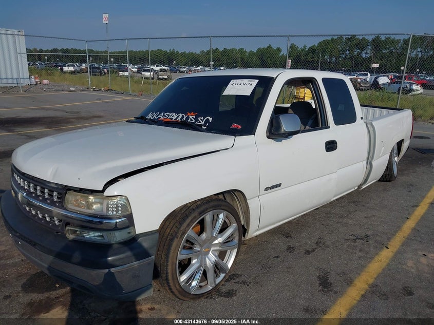 1GCEC19V8YZ284910 2000 CHEVROLET SILVERADO photo no. 2