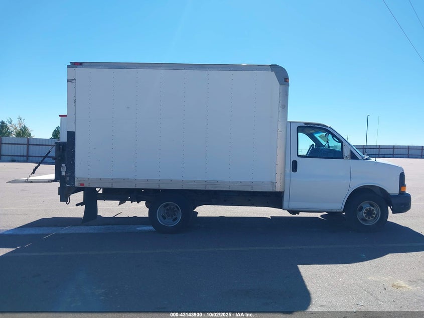 2011 Chevrolet Express Cutaway Work Van VIN: 1GB0G2CA8B1139676 Lot: 43143930