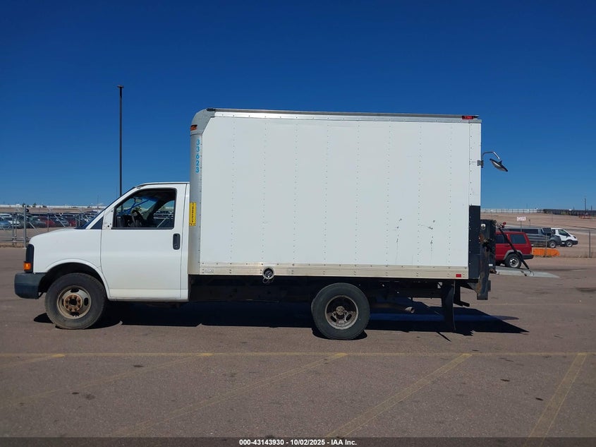 2011 Chevrolet Express Cutaway Work Van VIN: 1GB0G2CA8B1139676 Lot: 43143930