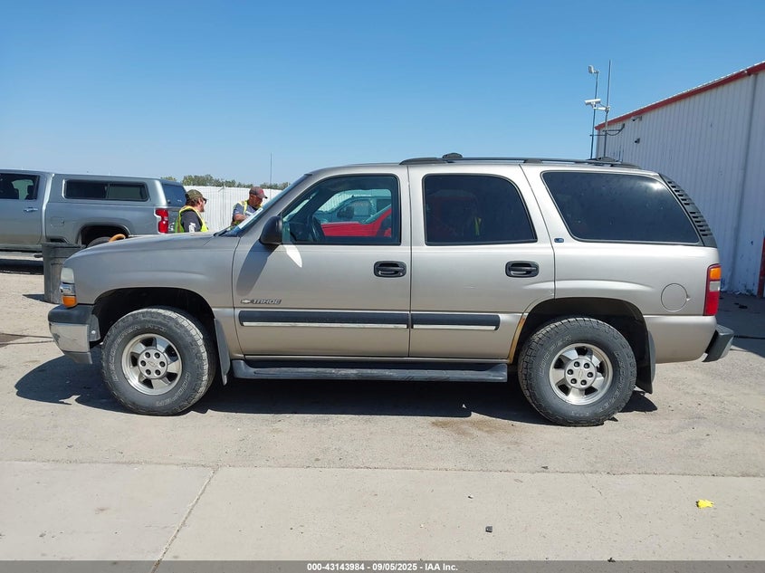 2001 Chevrolet Tahoe Ls VIN: 1GNEK13T71R156570 Lot: 43143984