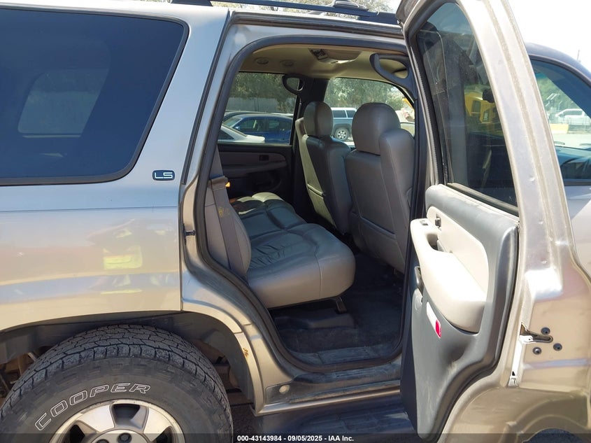 2001 Chevrolet Tahoe Ls VIN: 1GNEK13T71R156570 Lot: 43143984