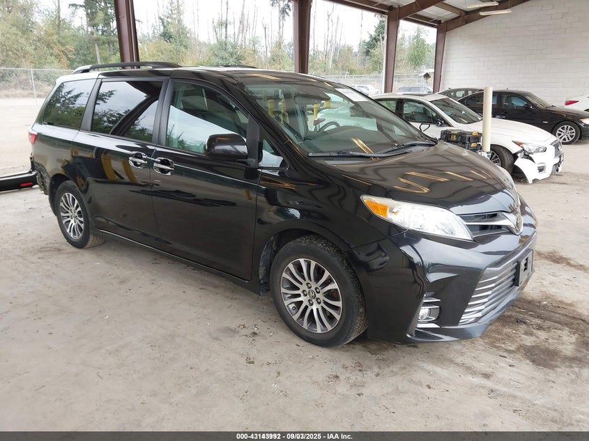 2018 TOYOTA SIENNA XLE 8 PASSENGER - 5TDYZ3DC8JS937210