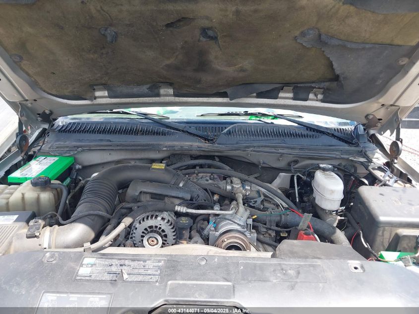 2005 GMC Sierra 3500 Sle/Slt/Work Truck VIN: 1GTJK33265F828135 Lot: 43144071