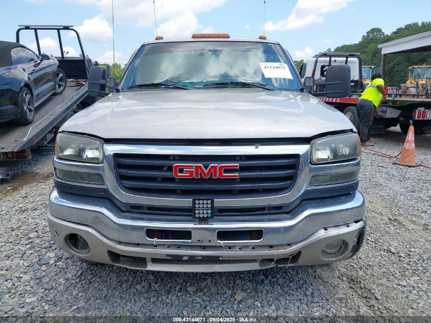 2005 GMC Sierra 3500 Sle/Slt/Work Truck VIN: 1GTJK33265F828135 Lot: 43144071