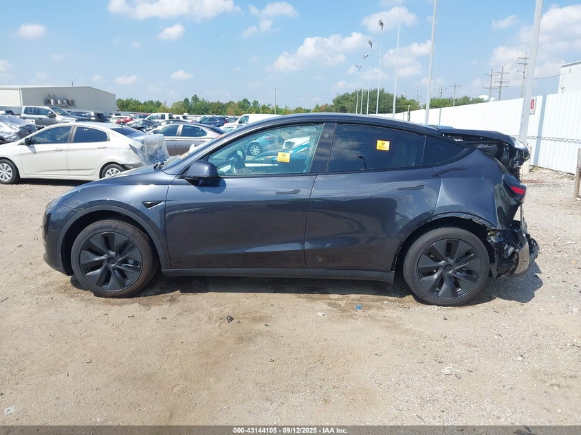 2025 Tesla Model Y Long Range Dual Motor All-Wheel Drive VIN: 7SAYGDED5SF321430 Lot: 43144105