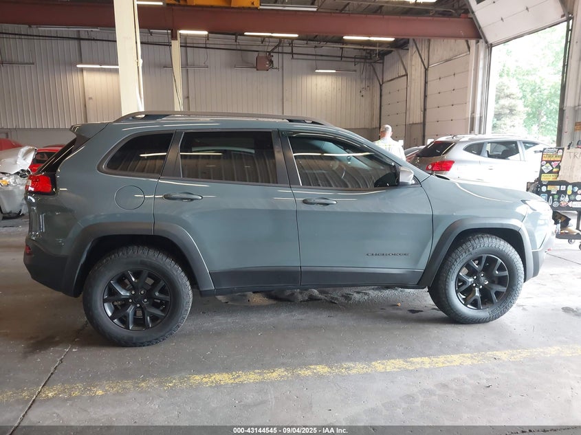 2015 Jeep Cherokee Trailhawk VIN: 1C4PJMBS8FW699675 Lot: 43144545