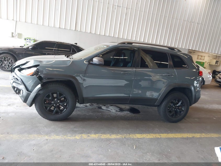 2015 Jeep Cherokee Trailhawk VIN: 1C4PJMBS8FW699675 Lot: 43144545
