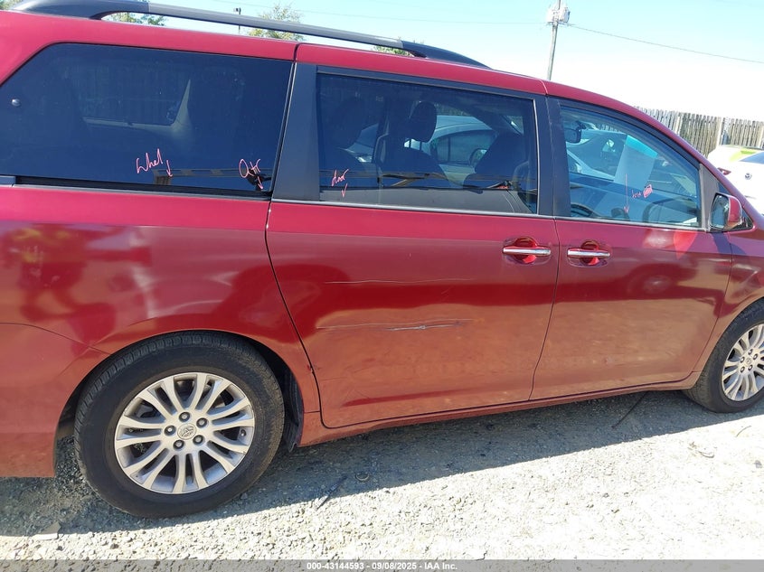 2013 Toyota Sienna Xle V6 7 Passenger Auto Access Seat VIN: 5TDYK3DC2DS352647 Lot: 43144593