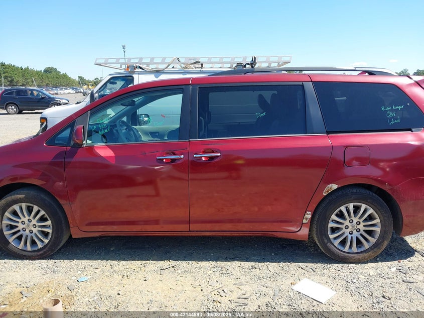 2013 Toyota Sienna Xle V6 7 Passenger Auto Access Seat VIN: 5TDYK3DC2DS352647 Lot: 43144593