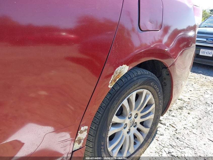 2013 Toyota Sienna Xle V6 7 Passenger Auto Access Seat VIN: 5TDYK3DC2DS352647 Lot: 43144593