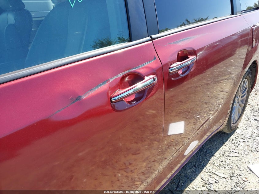 2013 Toyota Sienna Xle V6 7 Passenger Auto Access Seat VIN: 5TDYK3DC2DS352647 Lot: 43144593