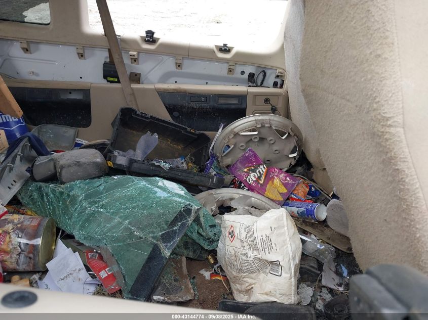 2004 Ford E-350 Super Duty Chateau/Xl/Xlt VIN: 1FBNE31LX4HA85538 Lot: 43144774