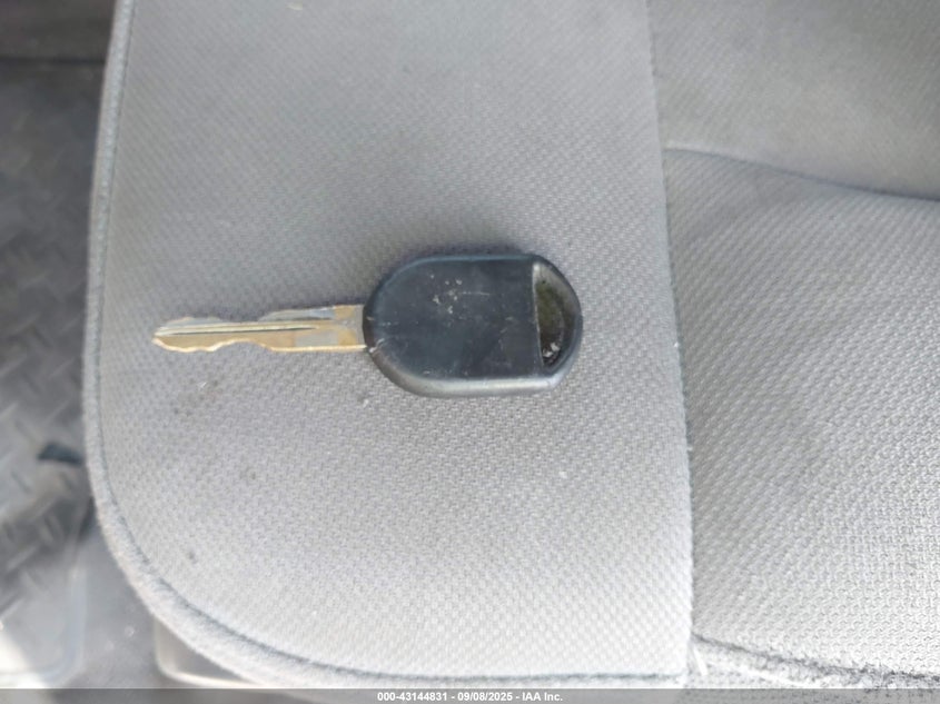 2005 Ford F-150 Stx/Xl/Xlt VIN: 1FTRF12235NB65870 Lot: 43144831