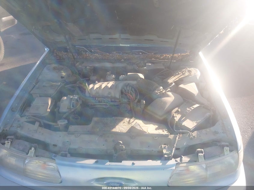 1993 Ford Taurus Gl VIN: 1FACP57U7PG260644 Lot: 43144870