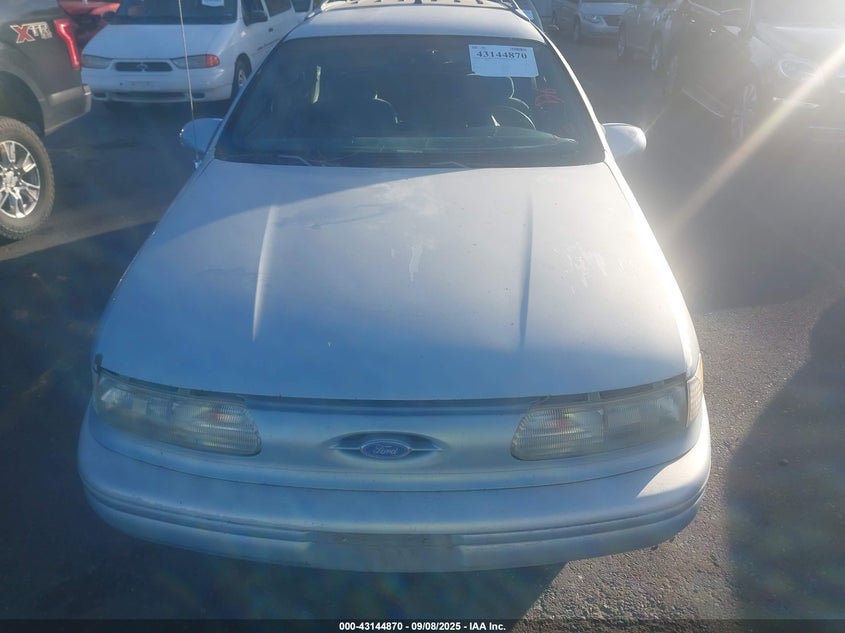 1993 Ford Taurus Gl VIN: 1FACP57U7PG260644 Lot: 43144870