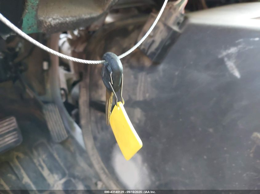 2004 Chevrolet Express VIN: 1GCFG15X941119117 Lot: 43145129