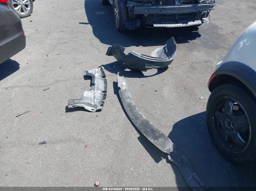 2006 Mini Cooper VIN: WMWRC33526TK67815 Lot: 43145249