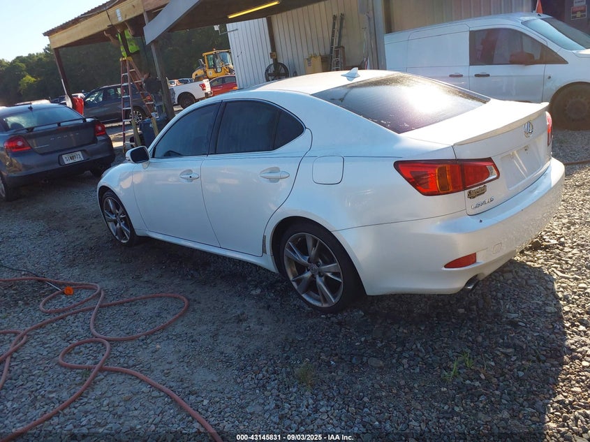 JTHBF5C2XA5118657 2010 LEXUS IS photo no. 3