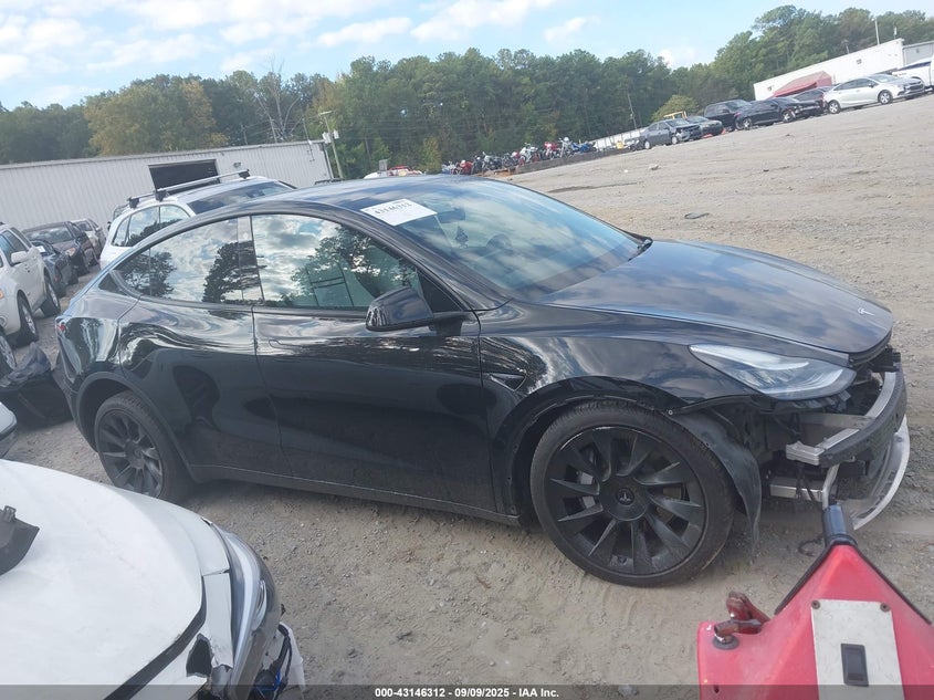 2021 Tesla Model Y Long Range Dual Motor All-Wheel Drive VIN: 5YJYGDEE0MF230784 Lot: 43146312