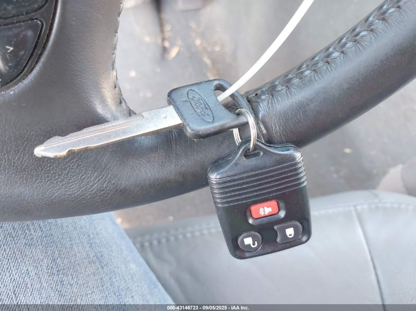 2005 Ford F-350 Lariat/Xl/Xlt VIN: 1FTWW33P15EC09437 Lot: 43146723