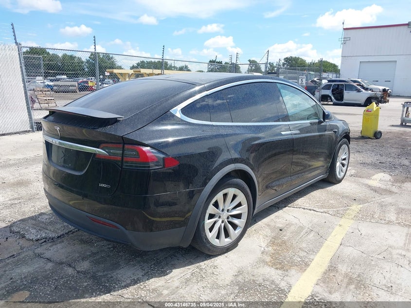 5YJXCDE23JF142725 2018 TESLA MODEL X photo no. 4