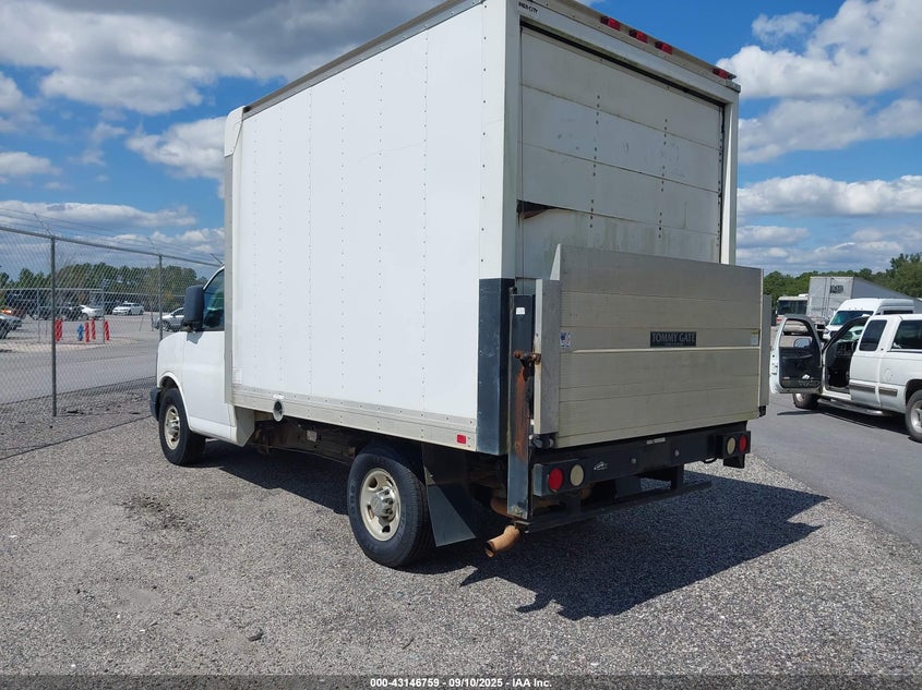 2012 Chevrolet Express Cutaway Work Van white van flexible 1GB0G2BG5C1139108 photo #4