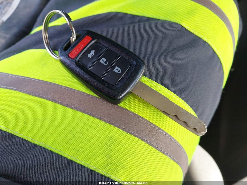 1HGCR2F55DA138961 2013 HONDA ACCORD photo no. 11