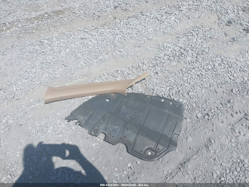 2004 Honda Pilot Ex-L VIN: 5FNYF185X4B005785 Lot: 43147381