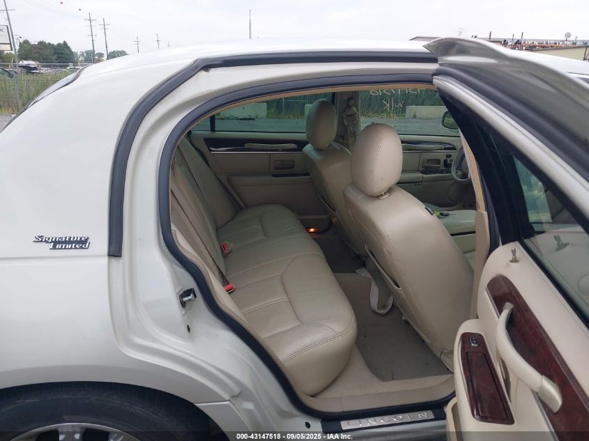 2006 Lincoln Town Car Signature Limited VIN: 1LNHM82W76Y603878 Lot: 43147518