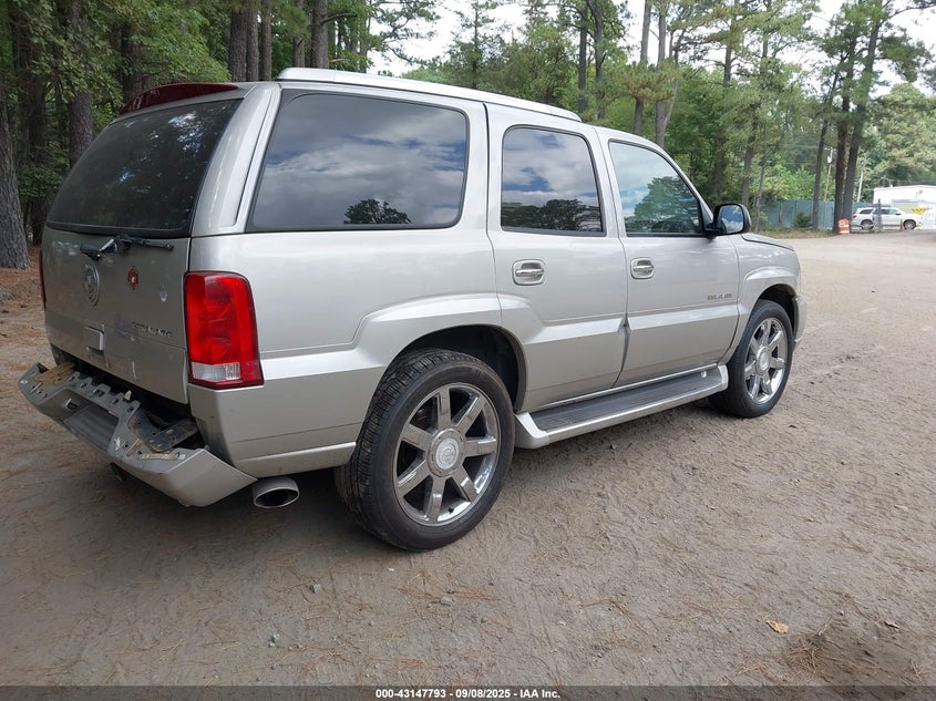 1GYEK63NX4R224527 2004 CADILLAC ESCALADE photo no. 4
