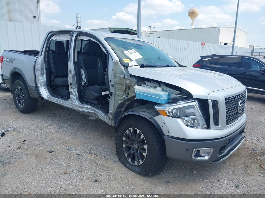 NISSAN TITAN PRO-4X