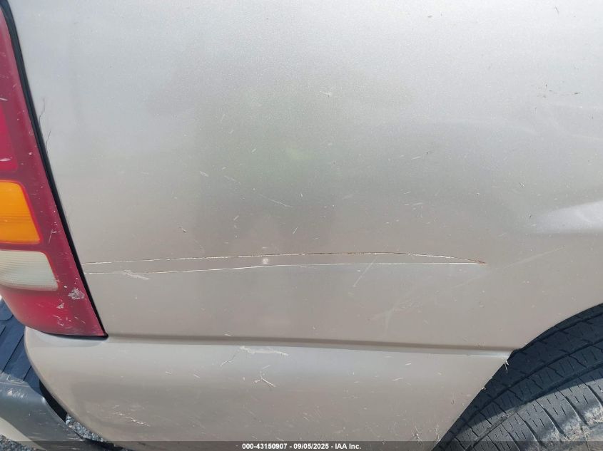 2002 Chevrolet Silverado 1500 Ls VIN: 2GCEC19W921204779 Lot: 43150907