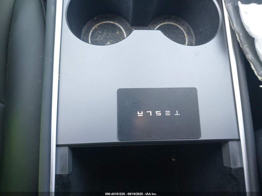 2023 Tesla Model Y VIN: 7SAYGDEE6PA121766 Lot: 43151225