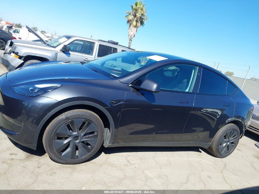 2024 Tesla Model Y Long Range Dual Motor All-Wheel Drive VIN: 7SAYGDEEXRF161757 Lot: 43151437