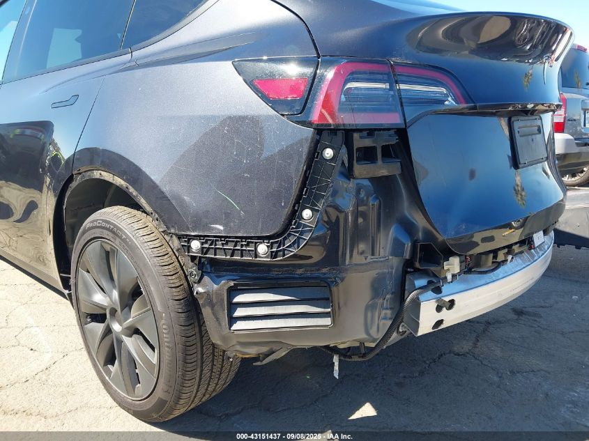 2024 Tesla Model Y Long Range Dual Motor All-Wheel Drive VIN: 7SAYGDEEXRF161757 Lot: 43151437