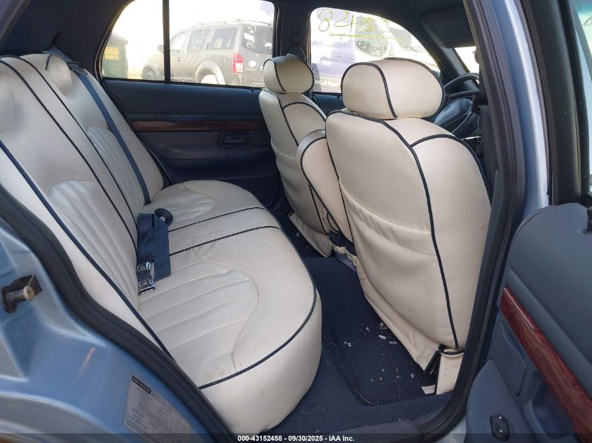 2000 Mercury Grand Marquis Gs VIN: 2MEFM74W6YX607862 Lot: 43152458