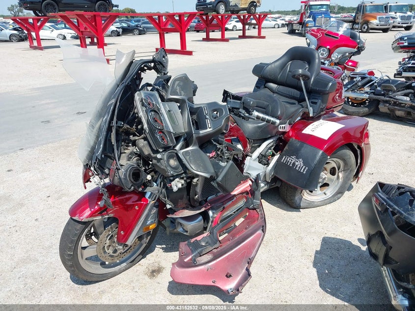 1HFSC47F38A710085 2008 HONDA GL1800C photo no. 2